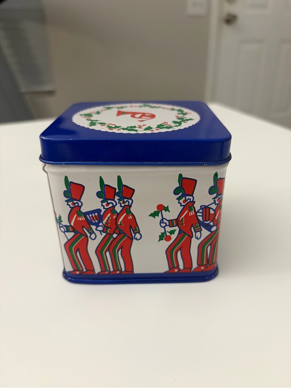 Vintage 1985 Interpur Holiday Christmas Twelve Drummers Tin w/ Paper Coasters - Picture 6 of 8